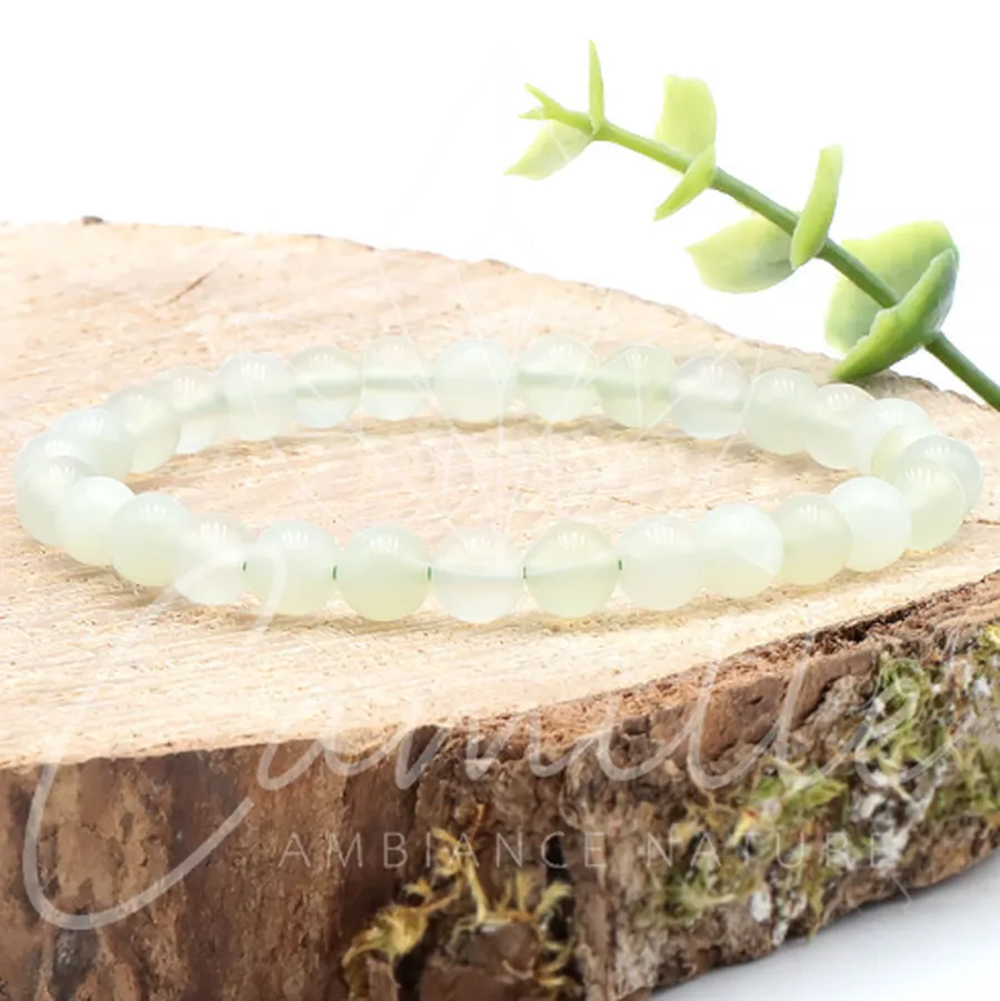 bracelet jade 06mm pierre naturelle de couleur verte très clair avec transparence