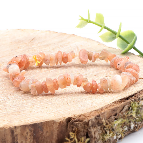 bracelet pierre de soleil baroque qualité A pierre naturelle avec une transparence orangé et pétillante une caractéristique propre à la pierre de soleil d'une bonne qualité