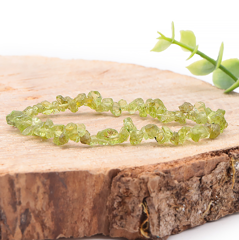 bracelet péridot baroque pierre naturelle qualité A+ couleur verte claire avec belle transparence et sans inclusion donc très pure