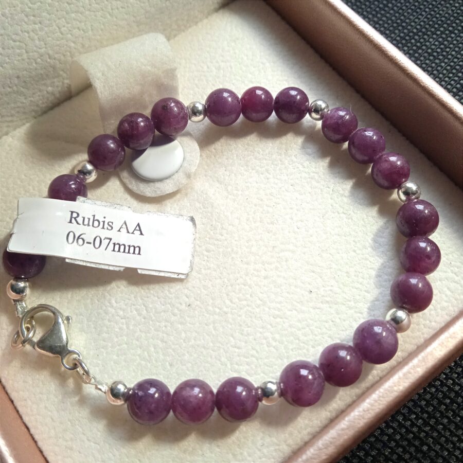 bracelet rubis AA pierre naturelle sans traitement avec fil de soie, séparateur 04mm argent 925 et fermoir argent 925