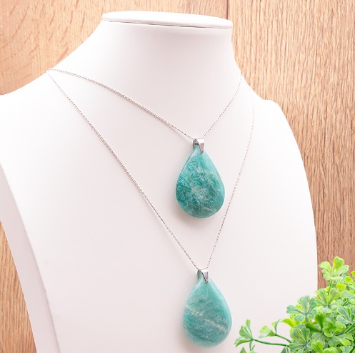 pendentif amazonite qualité A pierre plate naturelle couleur verte en forme de goutte