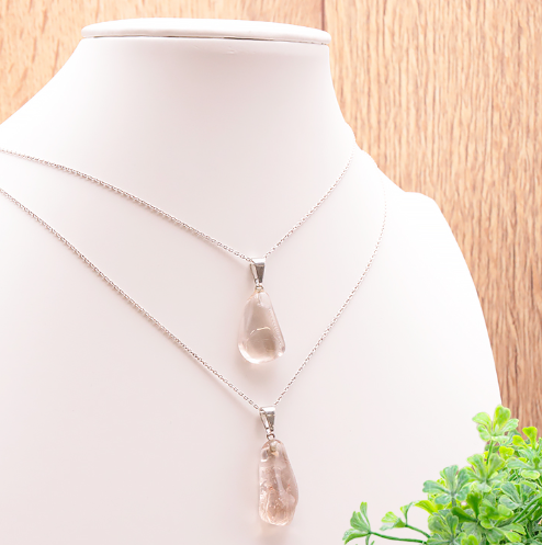 pendentif pierre roulée cristal fumé qualité A pierre naturelle des États unis transparent avec un léger fumage à l'intérieur