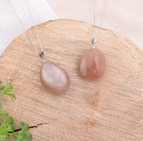 pendentif pierre de lune rose qualité A pierre naturelle à reflet
