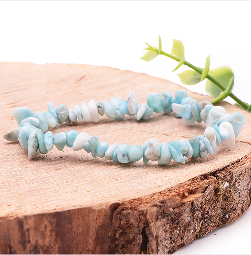 bracelet Larimar baroque République dominicaine pierre naturelle rare au bleu clair et nuance de blanc