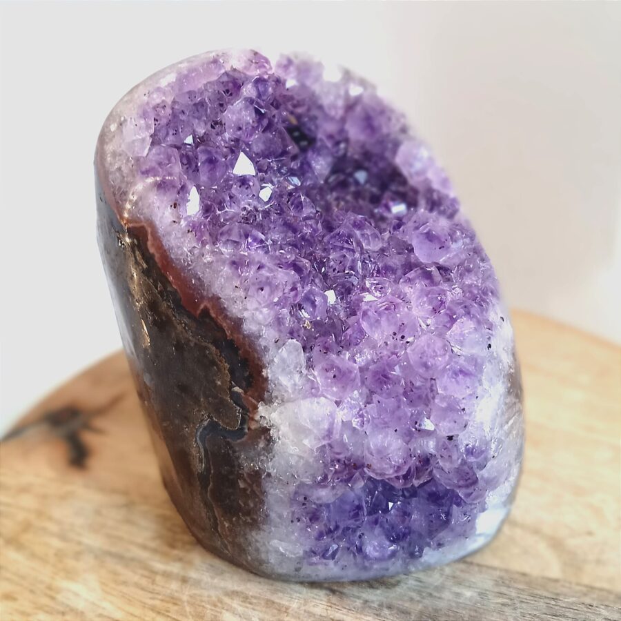 géode Uruguay qualité AA de 429g cristaux violet bien formé