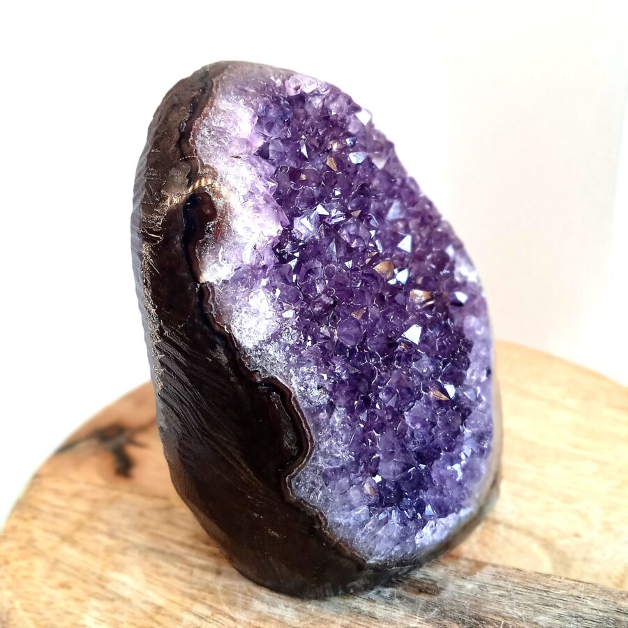 géode Uruguay qualité AA de 470g cristaux violet bien formé