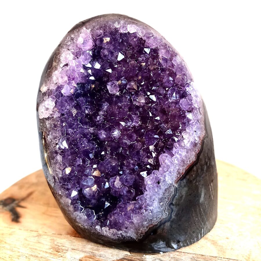géode Uruguay qualité AA de 470g cristaux violet bien formé