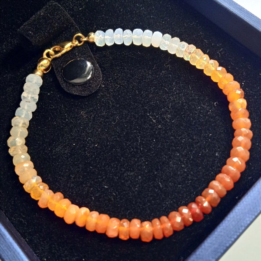 bracelet opale de feu pierre naturelle avec dégradé de couleur allant du blanc nacré au rouge vif en passant par de l'orange et du jaune
