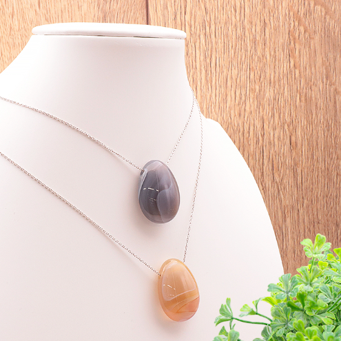 pendentif agate Botswana pierre naturelle polie forme de goutte